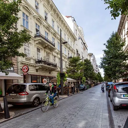 Downtown Delight Near The Basilica Apartman